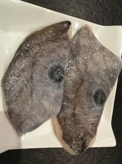 FILETS DE ST PIERRE AVEC PEAU 80/120 800G