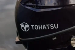 MOTEUR TOHATSU 4 TEMPS Tri-Cylindre 25CV - Barre franche