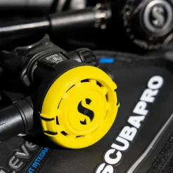 Octopus de plongée sous-marine R105 SCUBAPRO