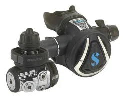 Pack détendeur de plongée MK11 EVO DIN C370 + Octopus R105 + manomètre SCUBAPRO