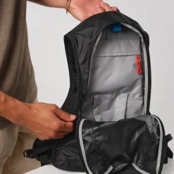 Sac à dos de randonnée CROSS 8 BLACK SALOMON