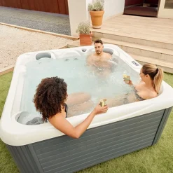 SPA ACRYLIQUE CELTIC 4 3 PLACES + PAC POOLEX O'SPA 5KW